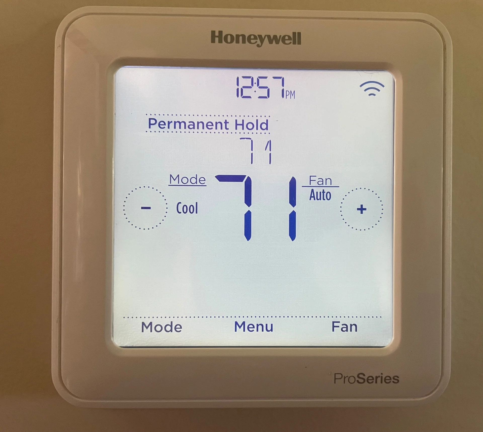 Honeywell ProSeries smart thermostat display